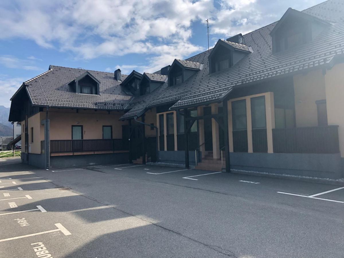 クランスカゴーラSport & Sunny Cosy Alpine Retreatアパートメント エクステリア 写真